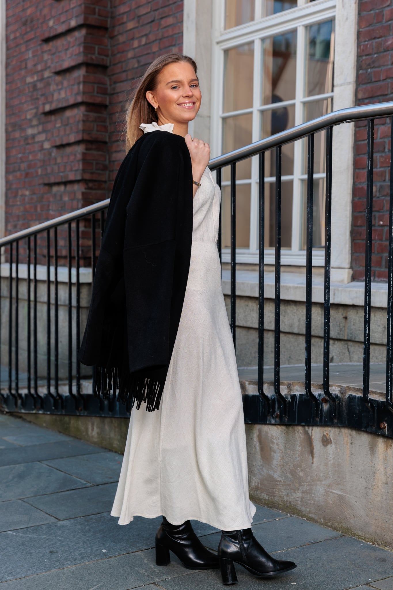 Viva Sun Ruffle Topp - Beige/ Sandshell